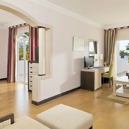 H10 Timanfaya Palace - Adults Only ホテル